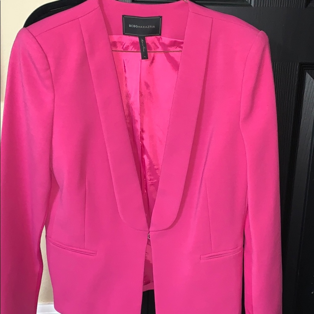 Jacket with one clasp
